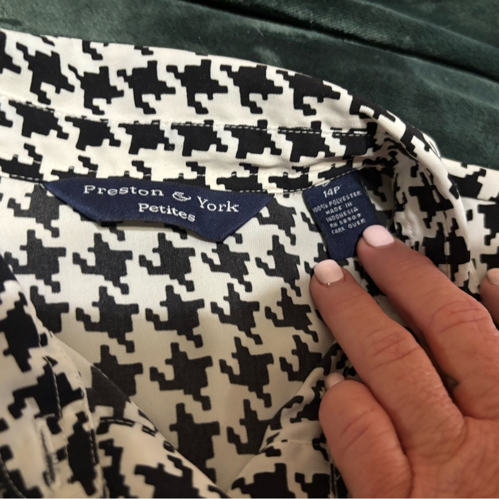 Preston and York Black and White Houndstooth Blouse - Picture 2 of 3